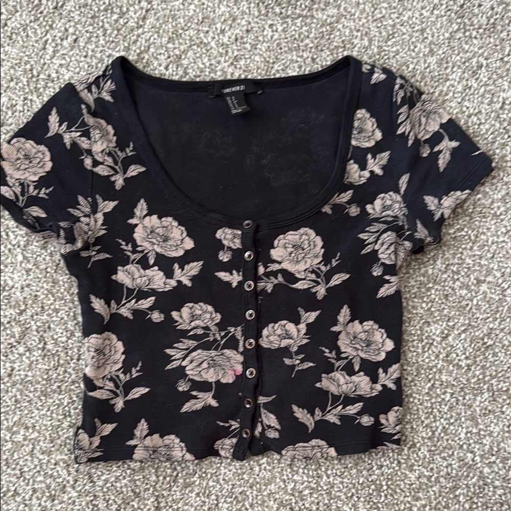 Forever 21 Black and Cream Floral Crop Top